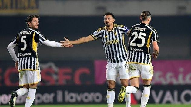 Juventus ngậm ngùi cầm hòa trước đội trụ hạng