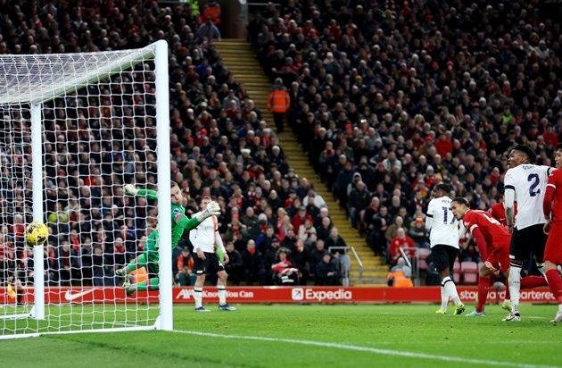 Liverpool vững vàng khẳng định mình ở ngôi đầu