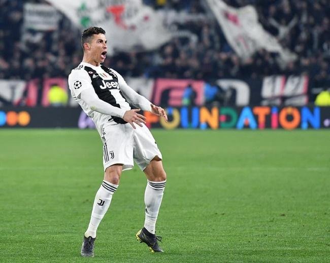 Ronaldo hung hăng với người chế nhạo mình 