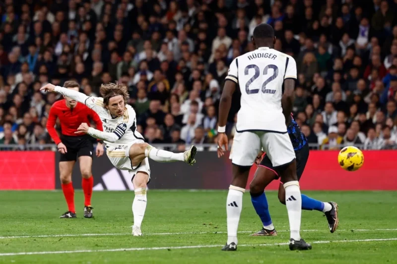 Kết quả bóng đá Real Madrid vs Sevilla Luka Modric tỏa sáng