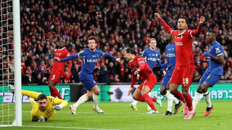 Chung kết Carabao Cup Van Dijk đưa Liverpool vô địch 