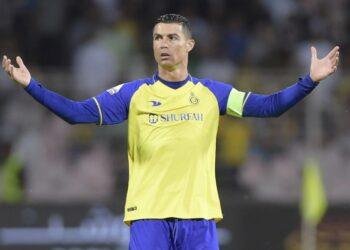 Sau khi bị phạt Ronaldo gửi cảnh báo ngày trở lại