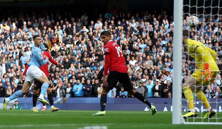 Man City phá vỡ chuỗi 69 năm không thắng MU